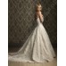 Пышное кружевное свадебное платье с поясом